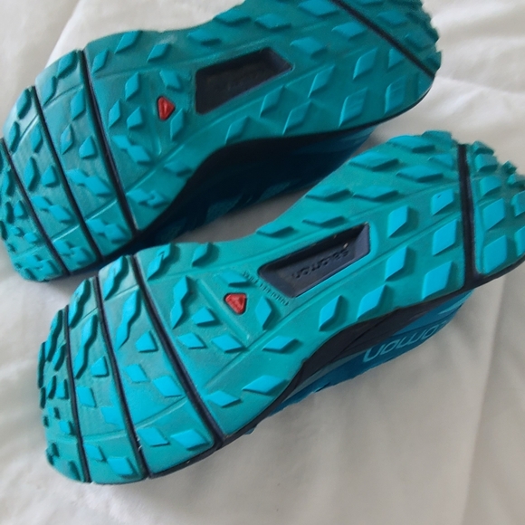 SOLD. Salomon "Sense Ride Vibe" in "Bluebird" Teal Trail Runners - Picture 8 of 10